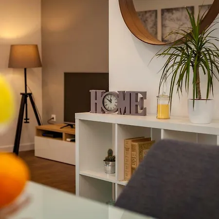 Happy Garden Apartment *